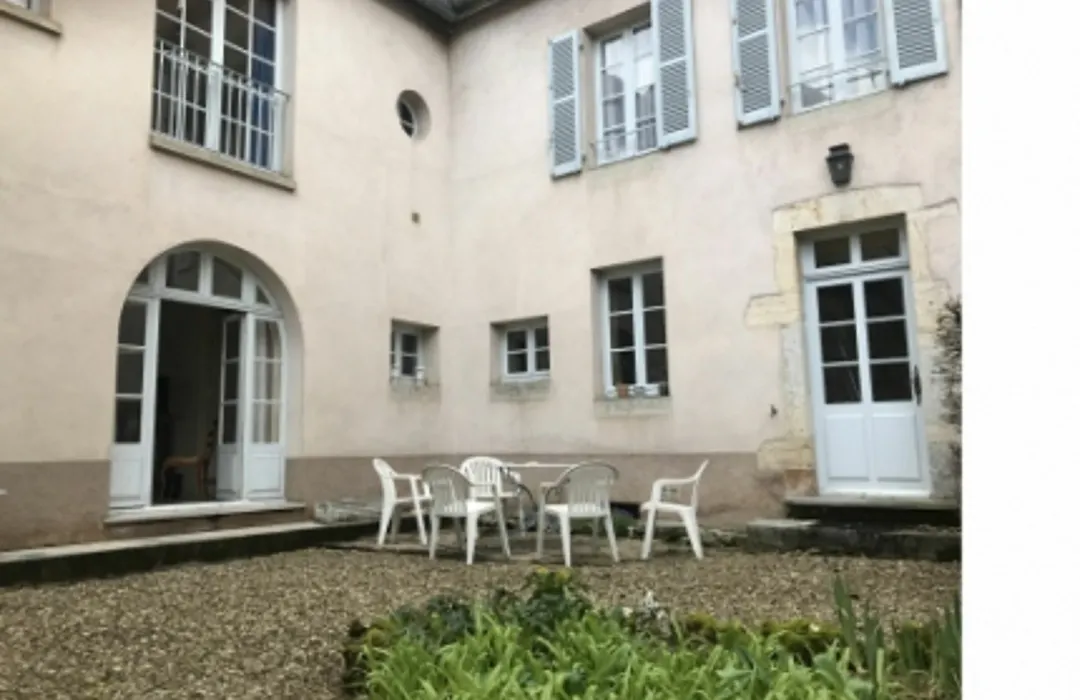 Bouchardine - Centre - Parking Gratuit - Hospices-1